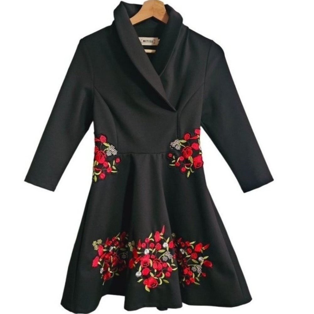 Woman's Metisu Floral embroidered Collared‎ Dress Knee Length Size Small Black